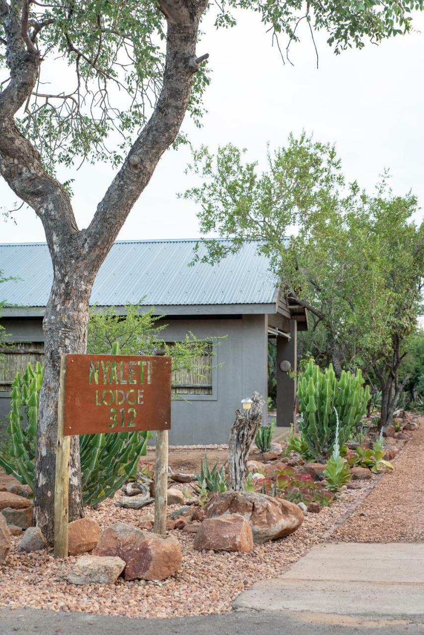 Nyaleti Lodge Hoedspruit Bagian luar foto